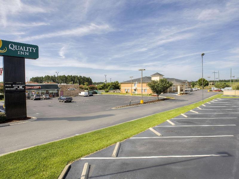 Quality Inn Fitzgerald downtown image