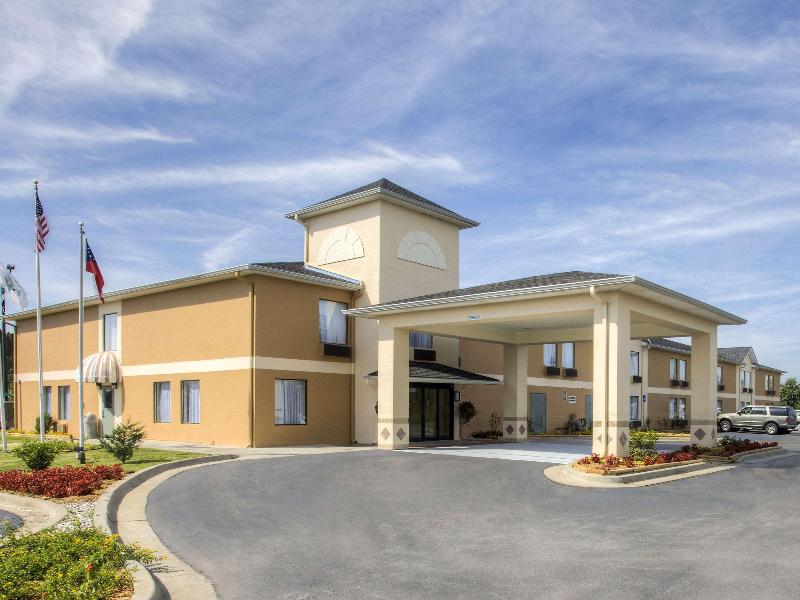 Quality Inn Fitzgerald downtown image