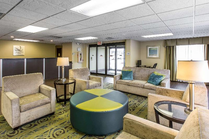 Quality Inn Fitzgerald downtown image