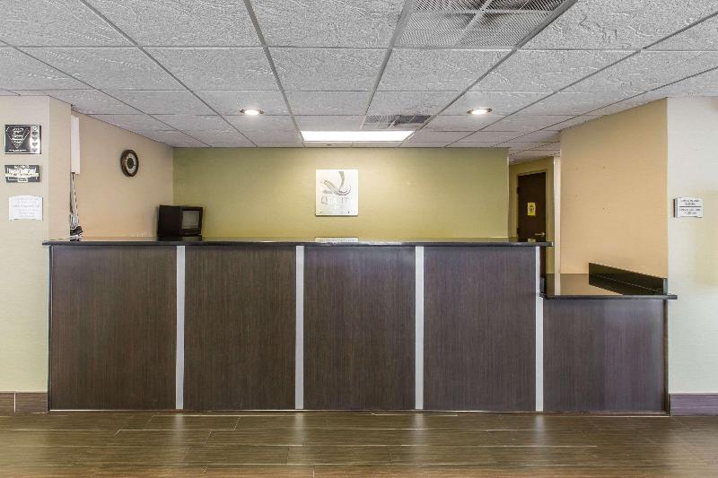 Quality Inn Fitzgerald downtown image