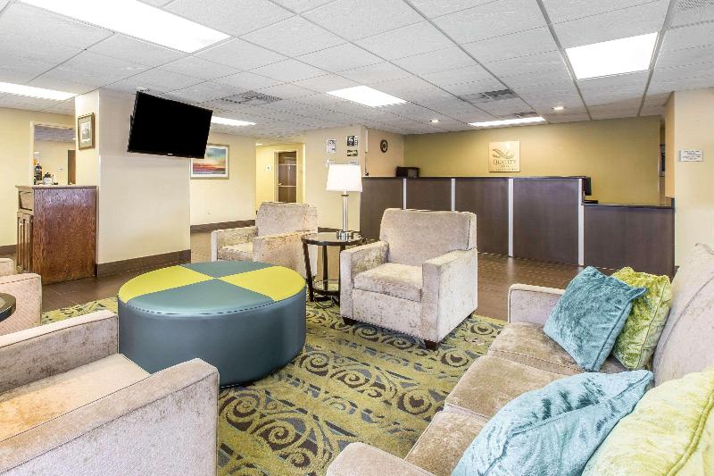 Quality Inn Fitzgerald downtown image