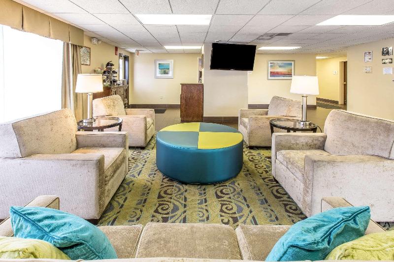Quality Inn Fitzgerald downtown image