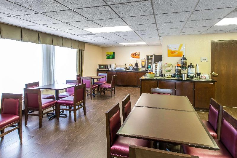 Quality Inn Fitzgerald downtown image