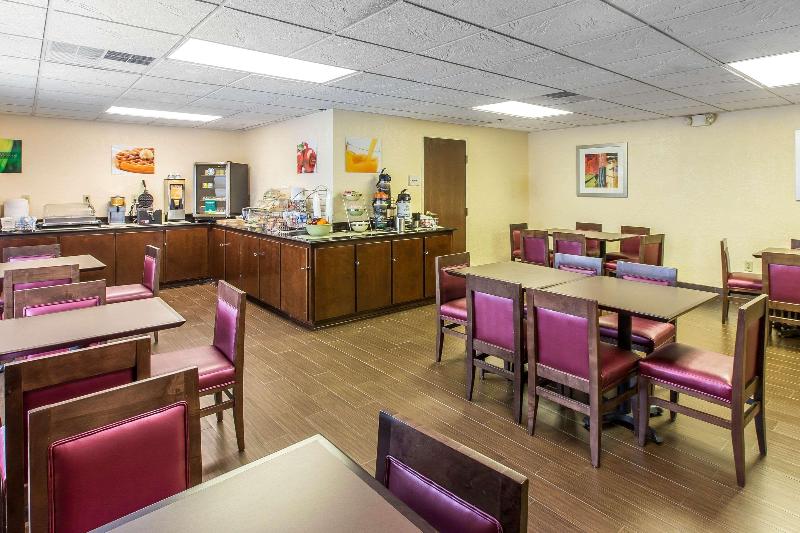 Quality Inn Fitzgerald downtown image