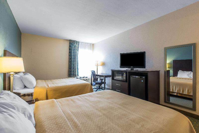 Quality Inn Fitzgerald downtown image