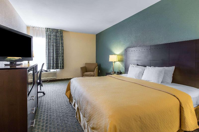 Quality Inn Fitzgerald downtown image