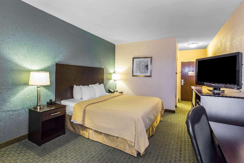 Quality Inn Fitzgerald downtown image
