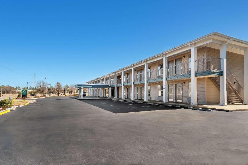 Quality Inn Eastman image