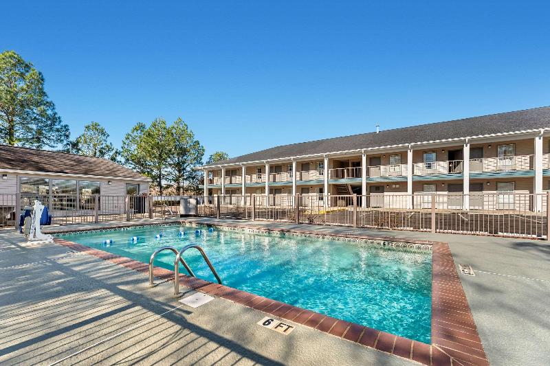 Quality Inn Eastman image