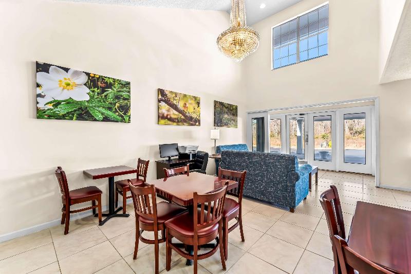 Quality Inn Eastman image