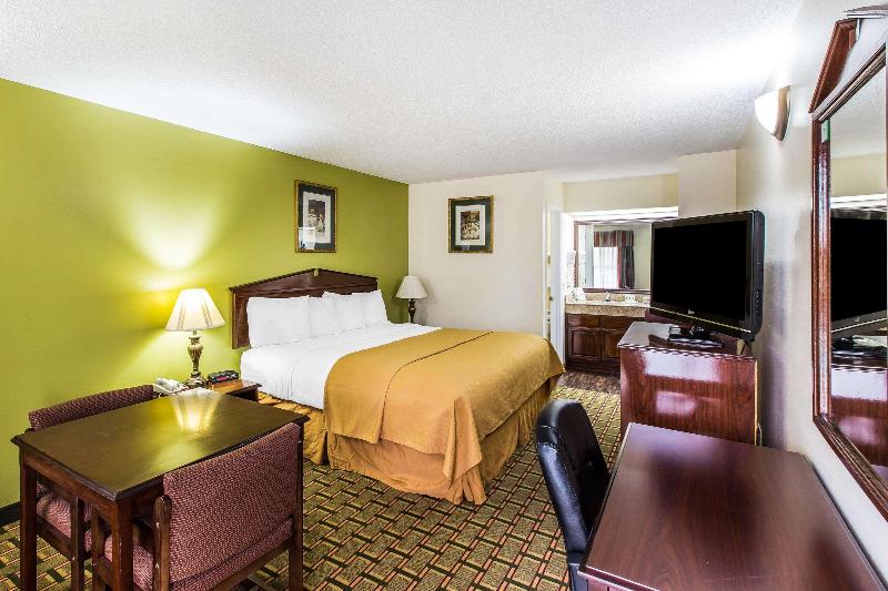Quality Inn Eastman image