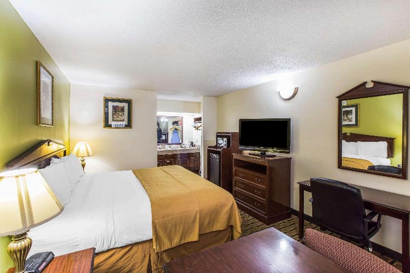 Quality Inn Eastman image