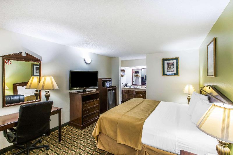 Quality Inn Eastman image