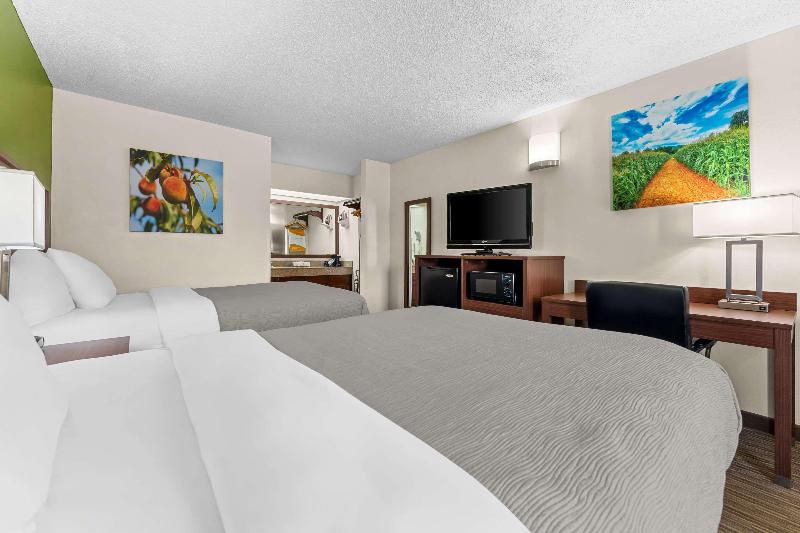 Quality Inn Eastman image