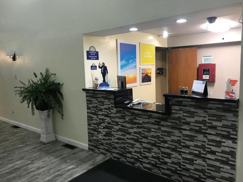 Days Inn By Wyndham Thomson image