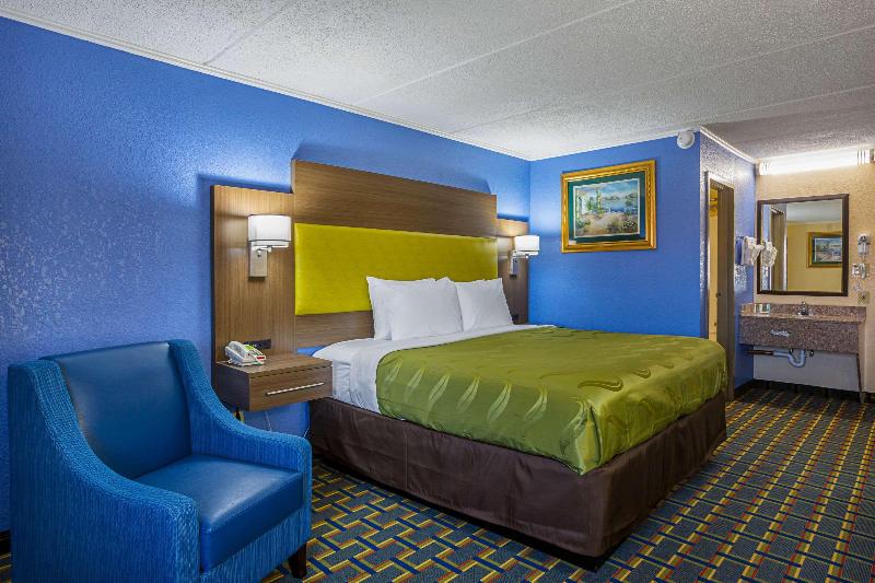 Quality Inn & Suites Six Flags Area