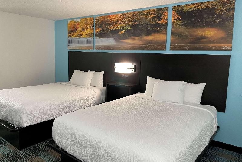 Days Inn By Wyndham Calhoun Ga image