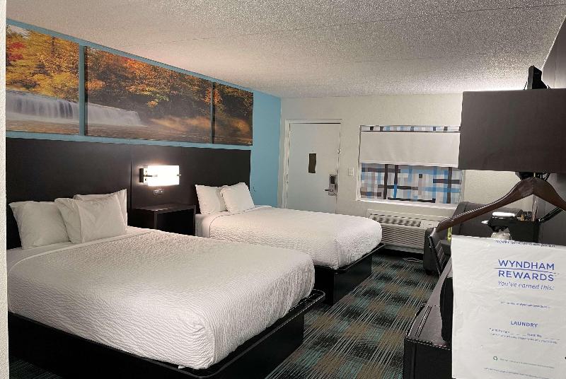 Days Inn By Wyndham Calhoun Ga image