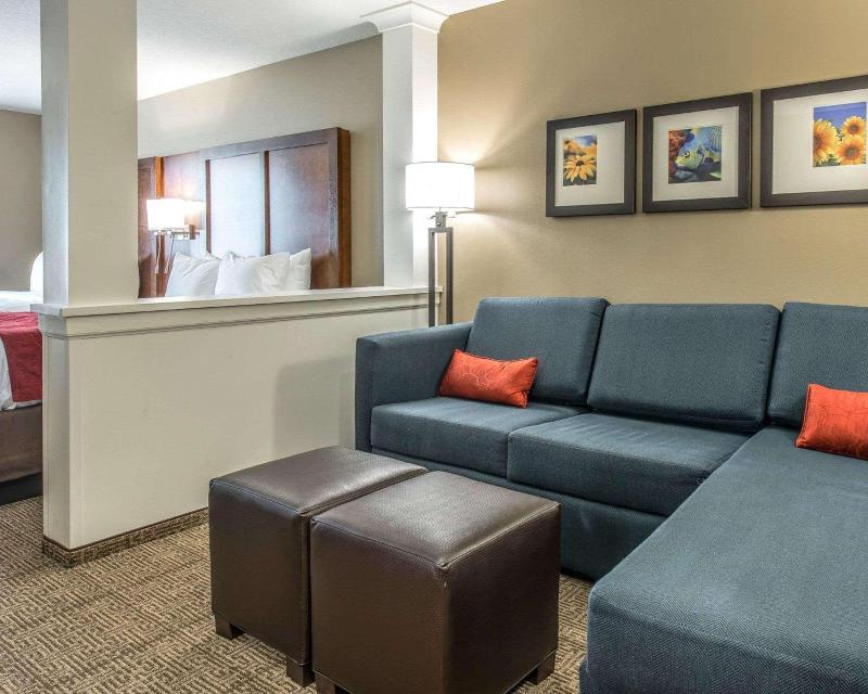 Comfort Suites near Rainbow Springs image