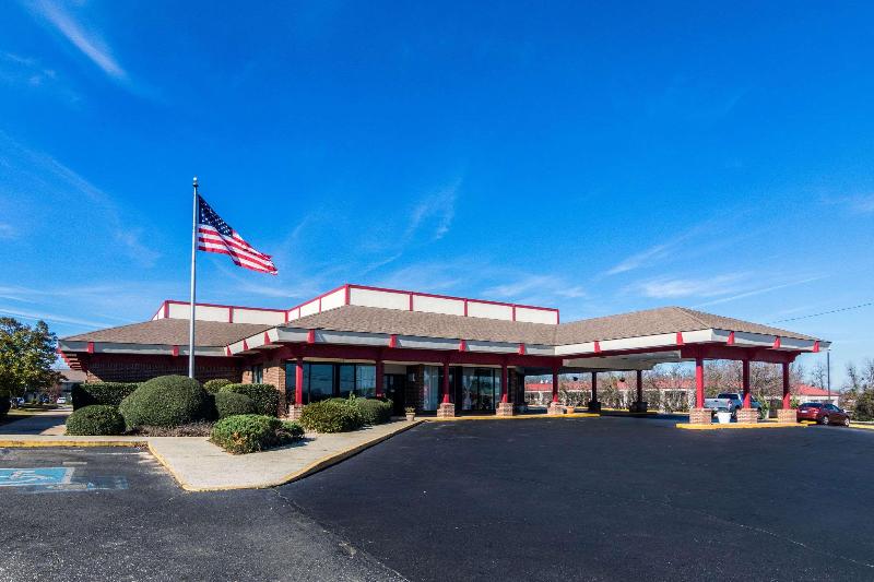 Econo Lodge Inn & Suites Conference Center image