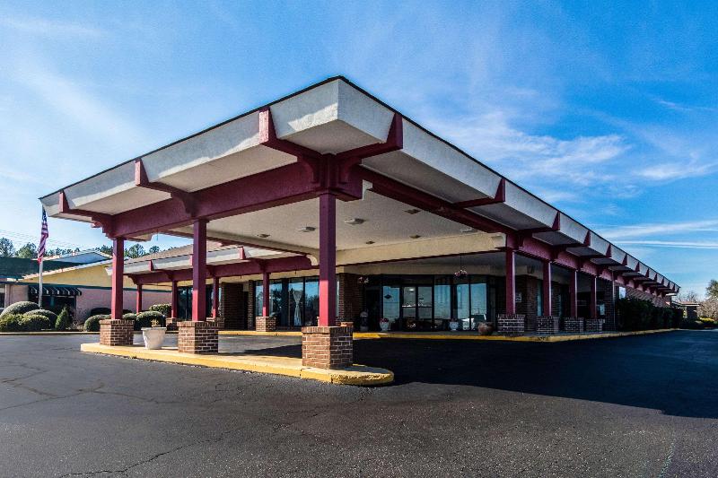 Econo Lodge Inn & Suites Conference Center image