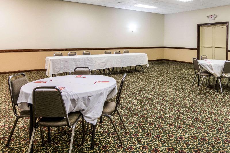 Econo Lodge Inn & Suites Conference Center image