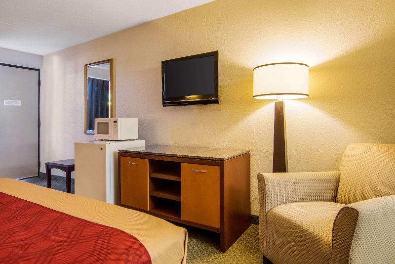 Econo Lodge Inn & Suites Conference Center image