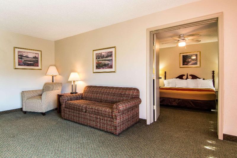 Econo Lodge Inn & Suites Conference Center image