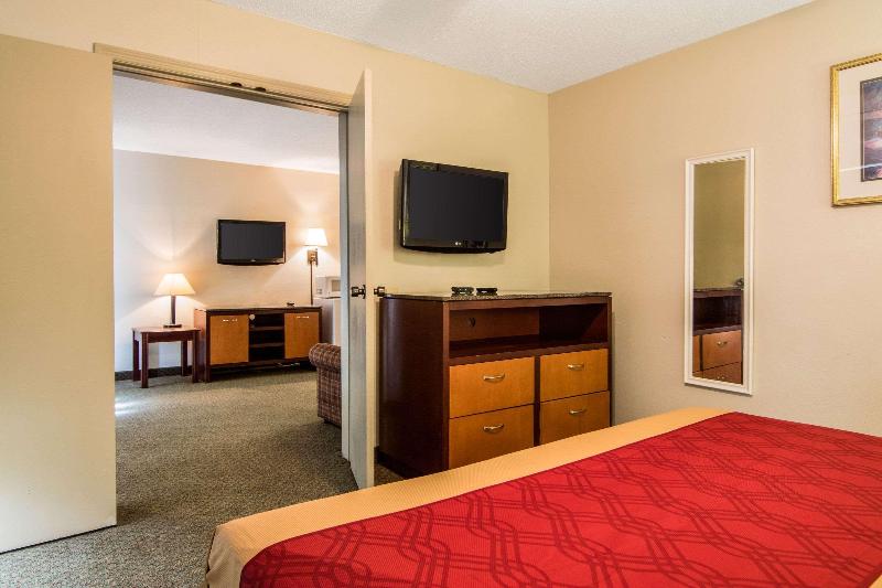 Econo Lodge Inn & Suites Conference Center image