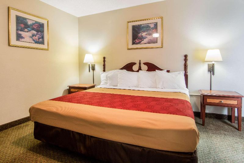 Econo Lodge Inn & Suites Conference Center image