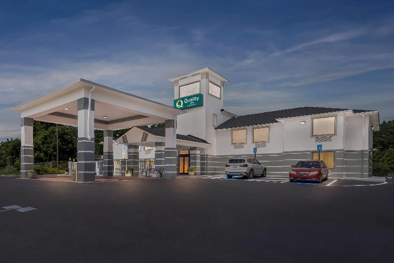 Quality Inn Sandersville image