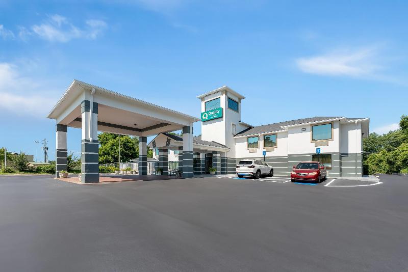 Quality Inn Sandersville image