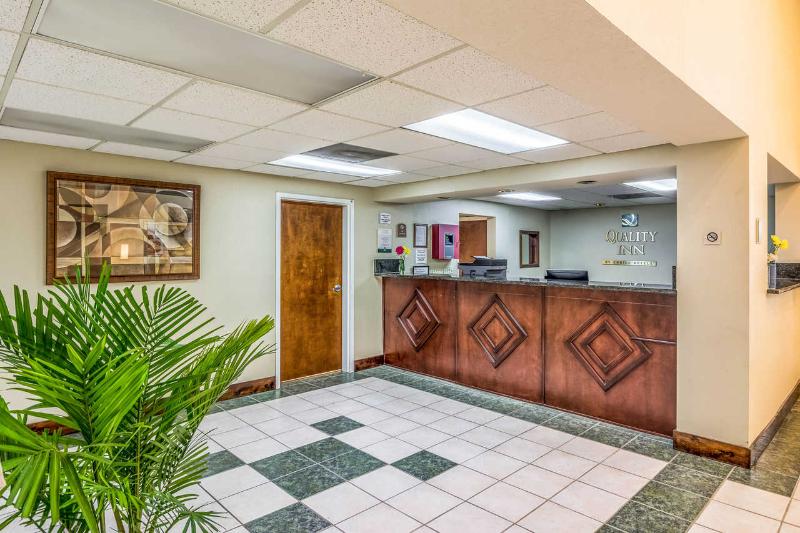 Quality Inn Sandersville image