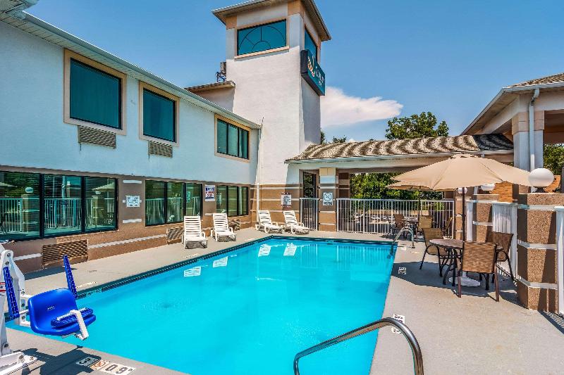 Quality Inn Sandersville image