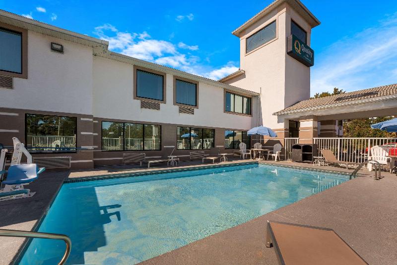 Quality Inn Sandersville image