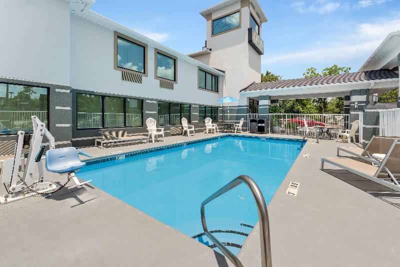 Quality Inn Sandersville image