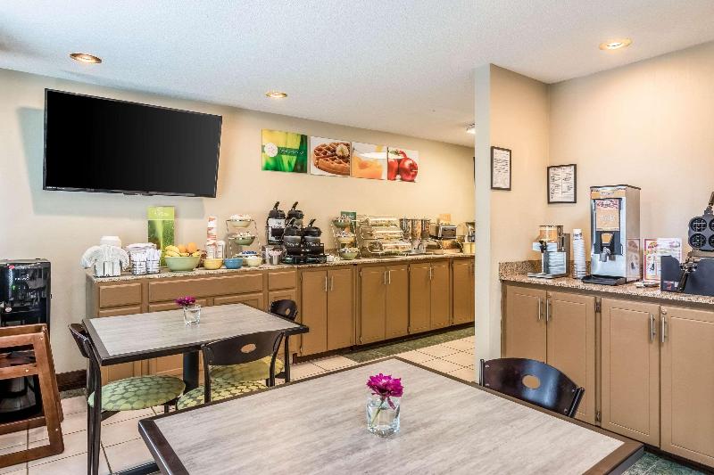 Quality Inn Sandersville image