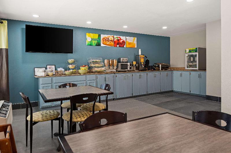 Quality Inn Sandersville image
