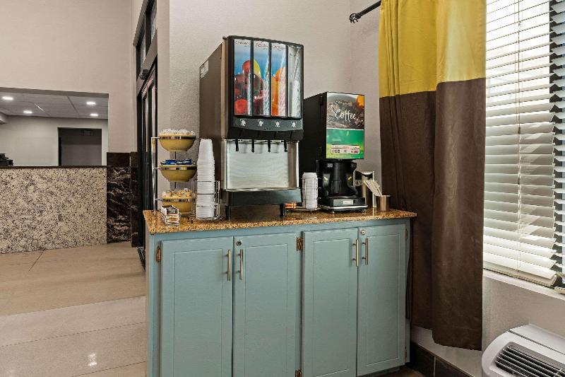 Quality Inn Sandersville image