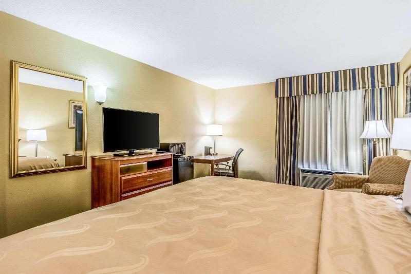 Quality Inn Sandersville image