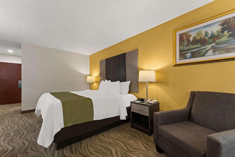 Quality Inn Sandersville image
