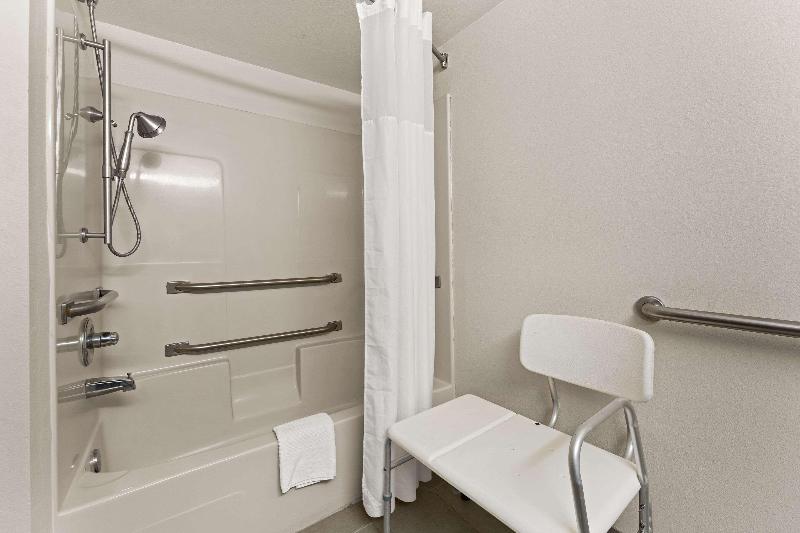 Quality Inn Sandersville image