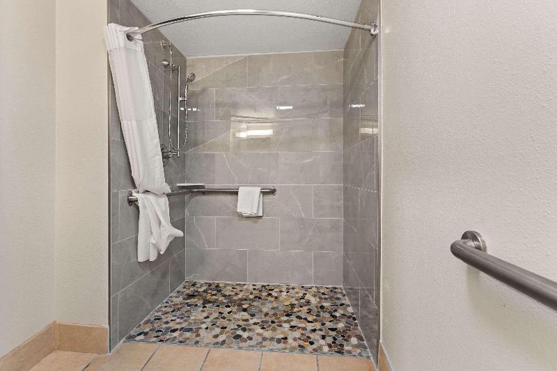 Quality Inn Sandersville image