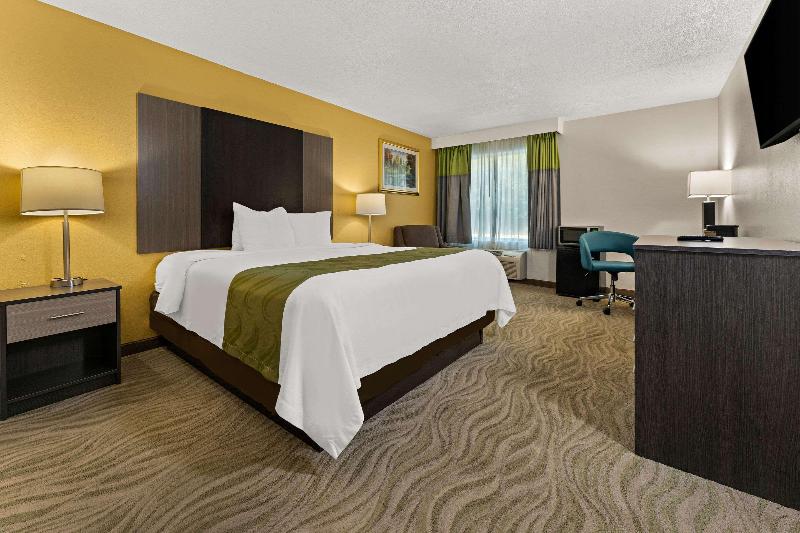 Quality Inn Sandersville image