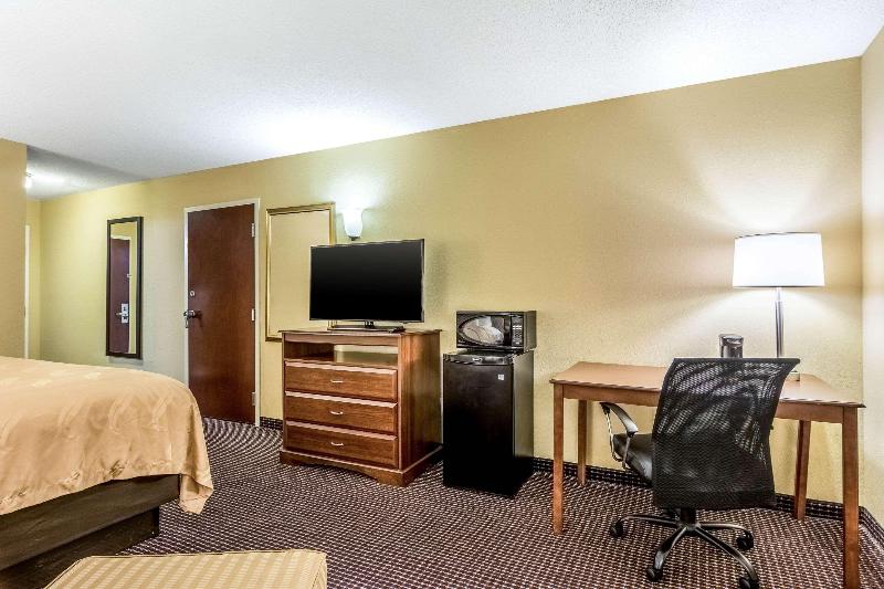 Quality Inn Sandersville image