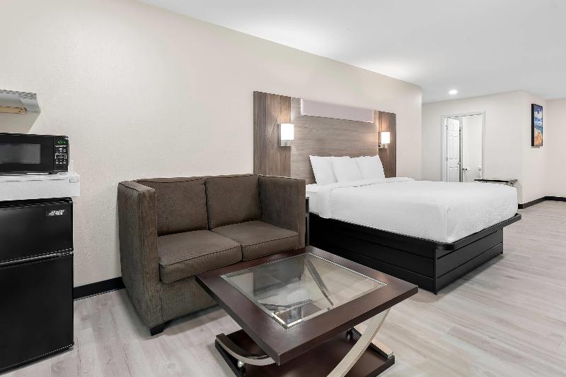 Quality Inn Sandersville image