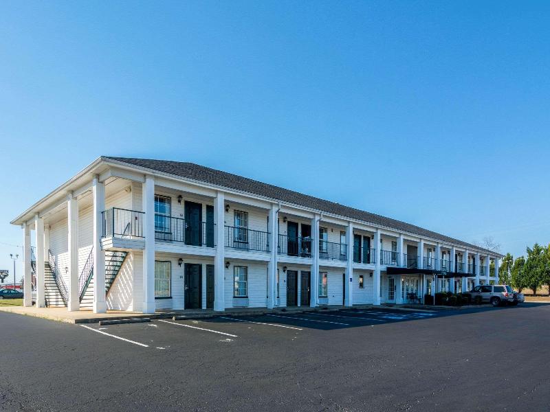 Quality Inn Thomson Area image
