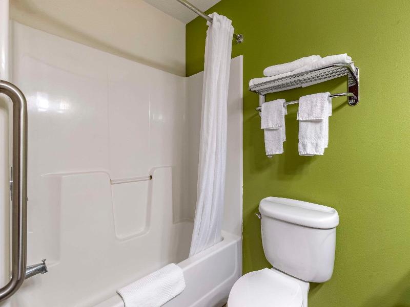 Sleep Inn & Suites Pleasant Hill - Des Moines image