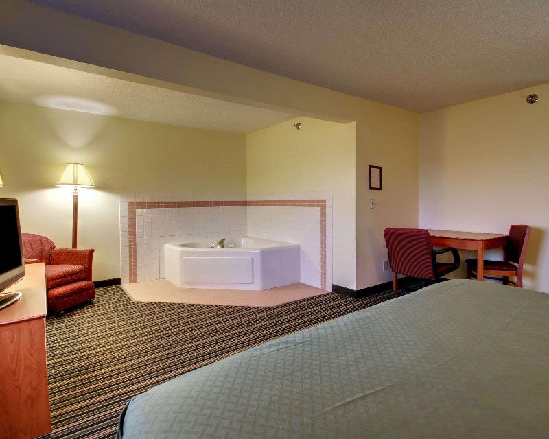 Quality Inn Indianola image 5