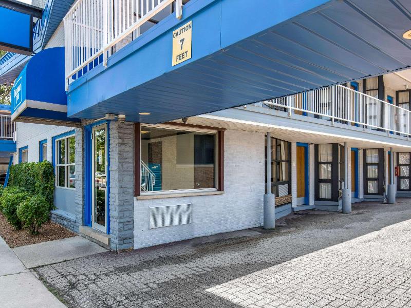 Rodeway Inn North Chicago